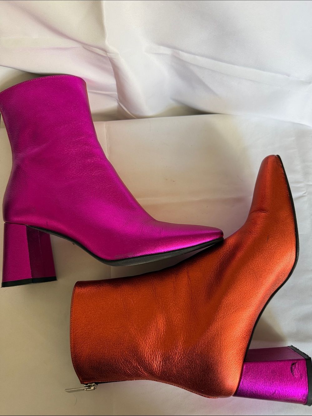 Intentionally Blank Tabitha Metallic Heeled Boot in split Magenta & Orange • 7 - Picture 3 of 8